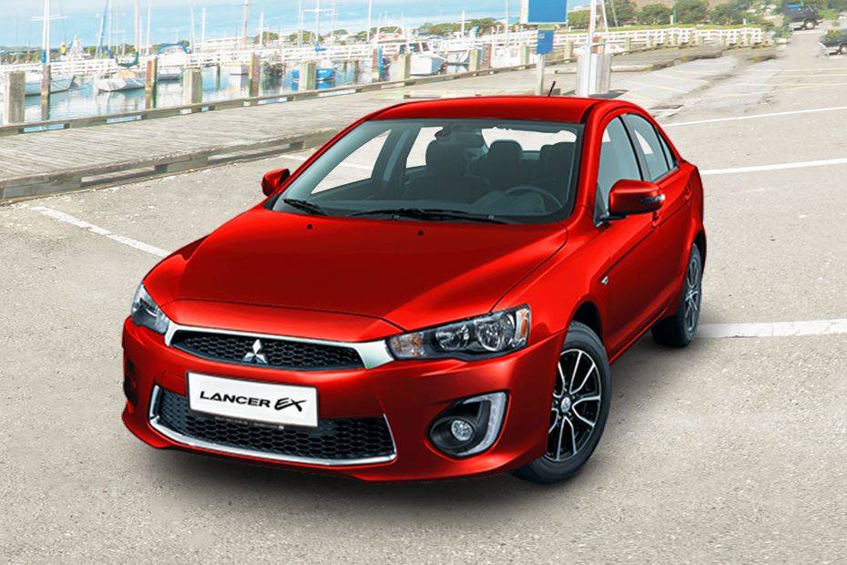 ميتسوبيشي Lancer EX أحمر معدني