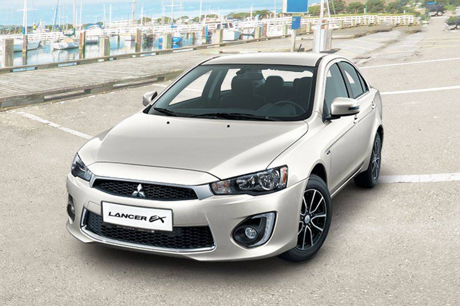 ميتسوبيشي Lancer EX فضة معدنية