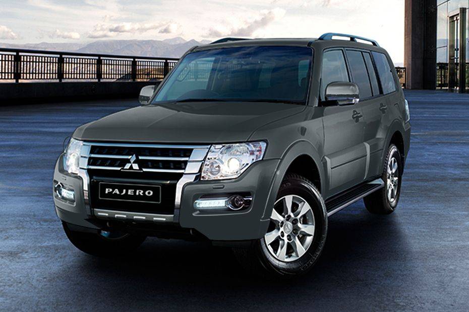 ميتسوبيشي Pajero رمادي معدني ميتسوبيشي Pajero رمادي معدني