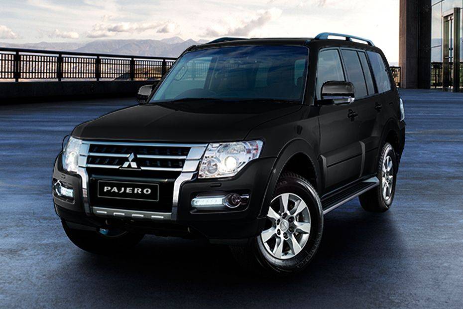 ميتسوبيشي Pajero ميكا سوداء ميتسوبيشي Pajero ميكا سوداء