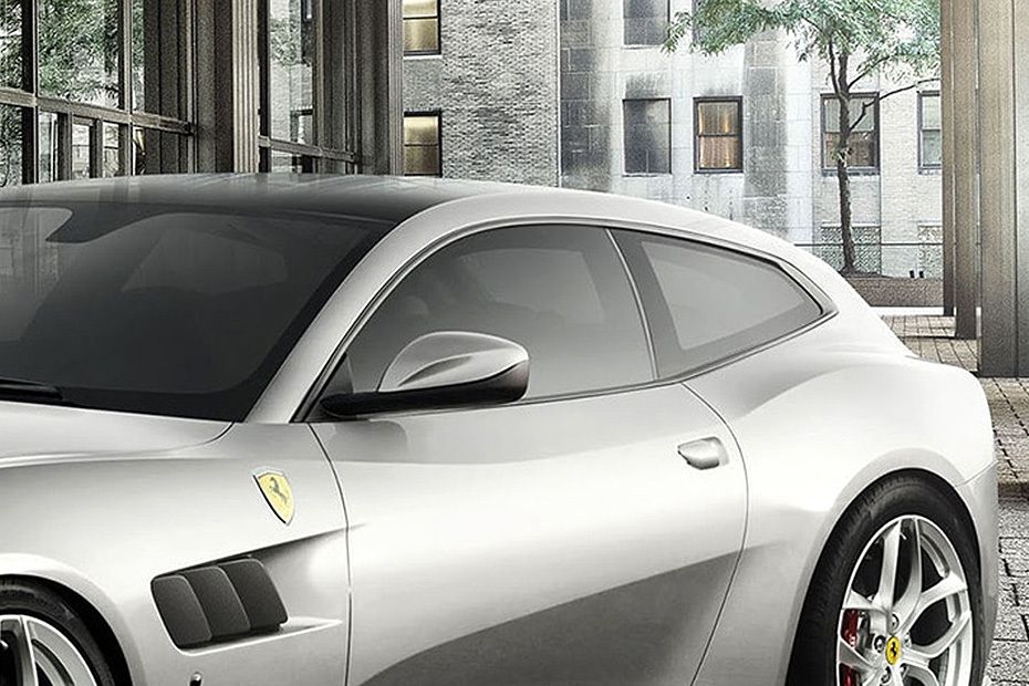 فيراري GTC4Lusso T Drivers Side Mirror Front Angle فيراري GTC4Lusso T Drivers Side Mirror Front Angle