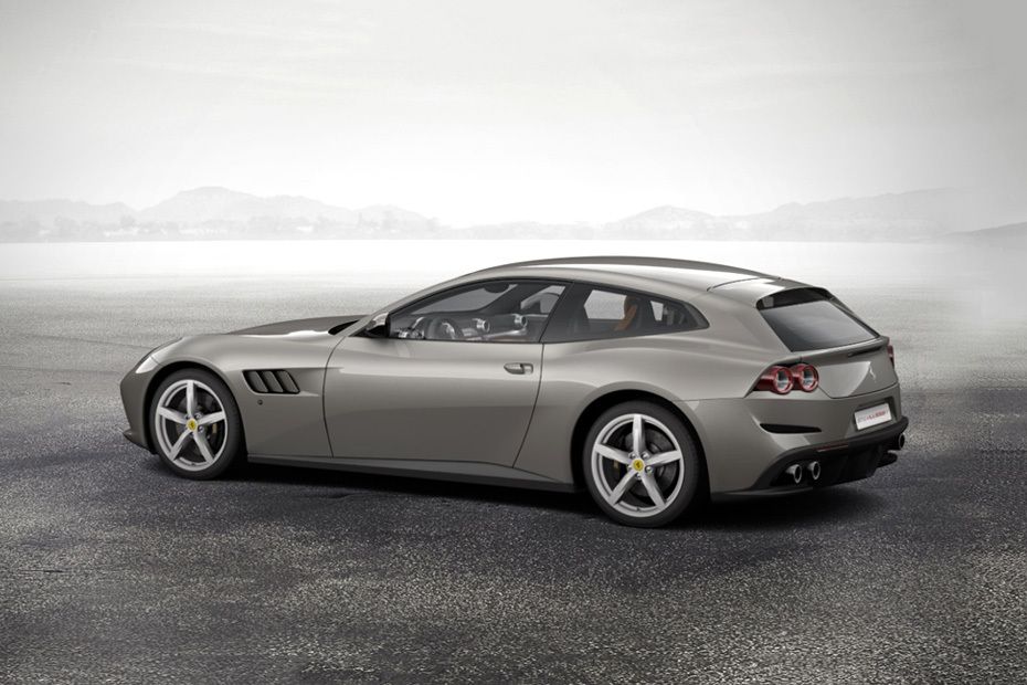 Rear Cross View of فيراري GTC4Lusso T Rear Cross View of فيراري GTC4Lusso T