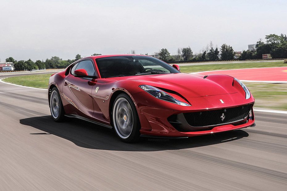 فيراري 812 Superfast Front Cross Side View فيراري 812 Superfast Front Cross Side View