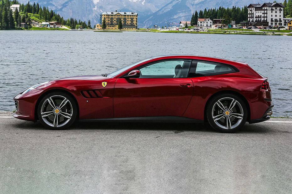 GTC4Lusso Side view GTC4Lusso Side view