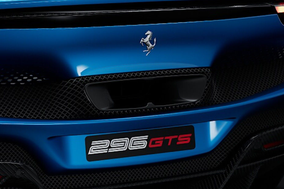 Exhaust Pipe of فيراري 296 GTS