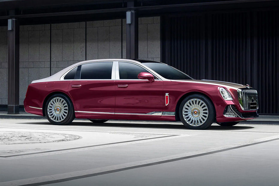 Hongqi Guoya Front Cross Side View