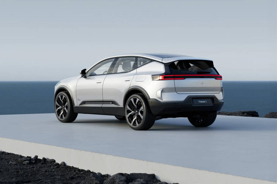 Rear Cross Side View of Polestar 3