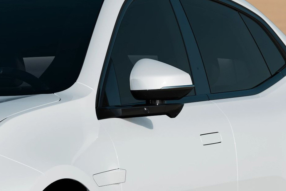 بولستار ٤ Drivers Side Mirror Front Angle بولستار ٤ Drivers Side Mirror Front Angle