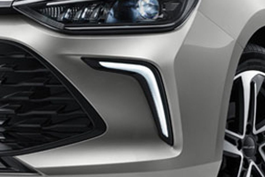 يو 5 بلس Front Fog Lamp يو 5 بلس Front Fog Lamp