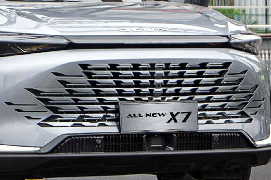 X7 2025 Grille View X7 2025 Grille View