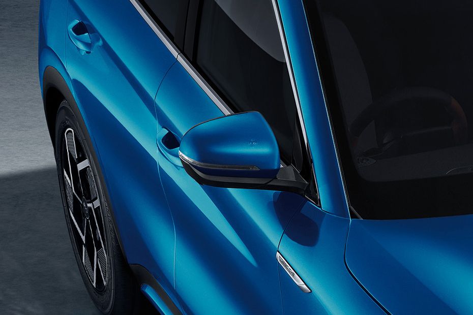 BYD ATTO 3 Drivers Side Mirror Front Angle BYD ATTO 3 Drivers Side Mirror Front Angle