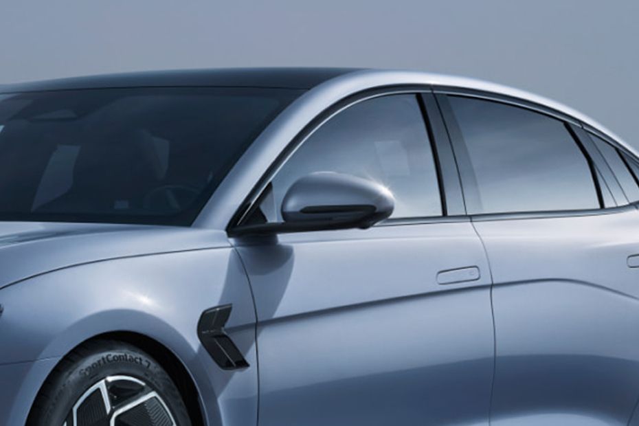 بي واي دي سيل Drivers Side Mirror Front Angle بي واي دي سيل Drivers Side Mirror Front Angle