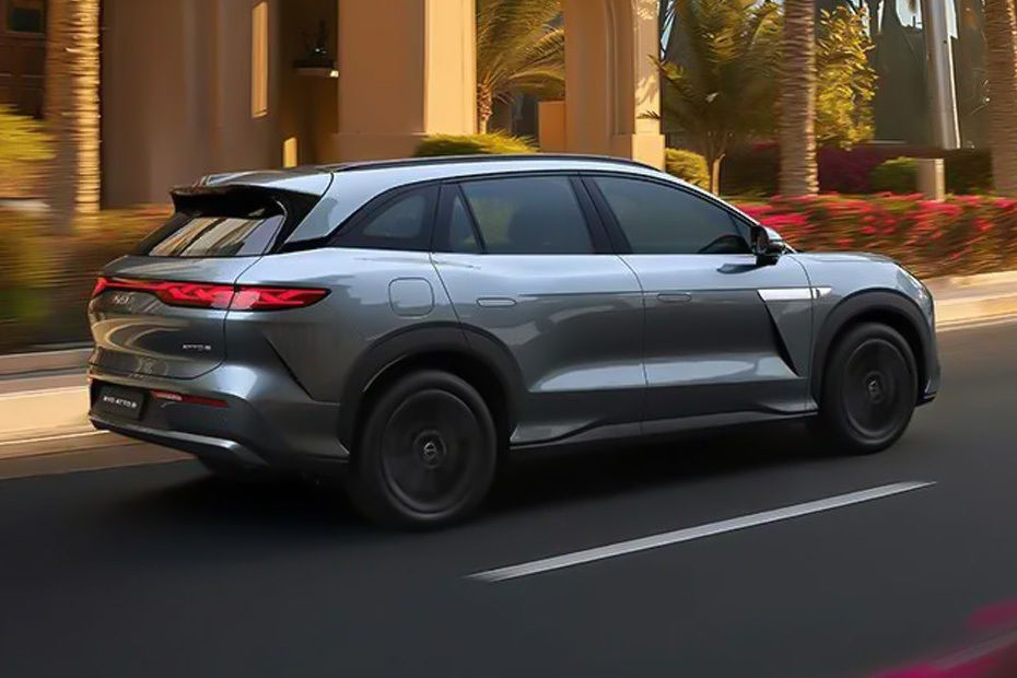 آتو 8 Rear angle view