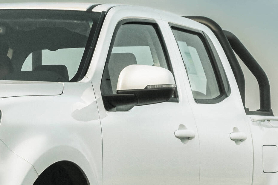GWM وينجل 7 Drivers Side Mirror Front Angle GWM وينجل 7 Drivers Side Mirror Front Angle