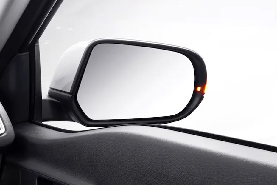 GWM وينجل 7 Drivers Side Mirror Rear Angle GWM وينجل 7 Drivers Side Mirror Rear Angle