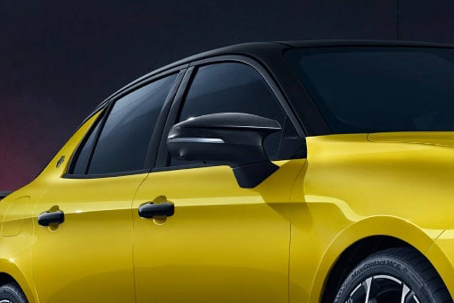 لينك أند كو 03 بلس Drivers Side Mirror Front Angle لينك أند كو 03 بلس Drivers Side Mirror Front Angle