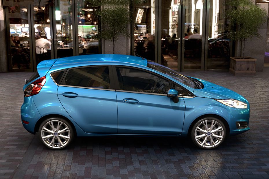 فورد Fiesta Drivers Sideview فورد Fiesta Drivers Sideview