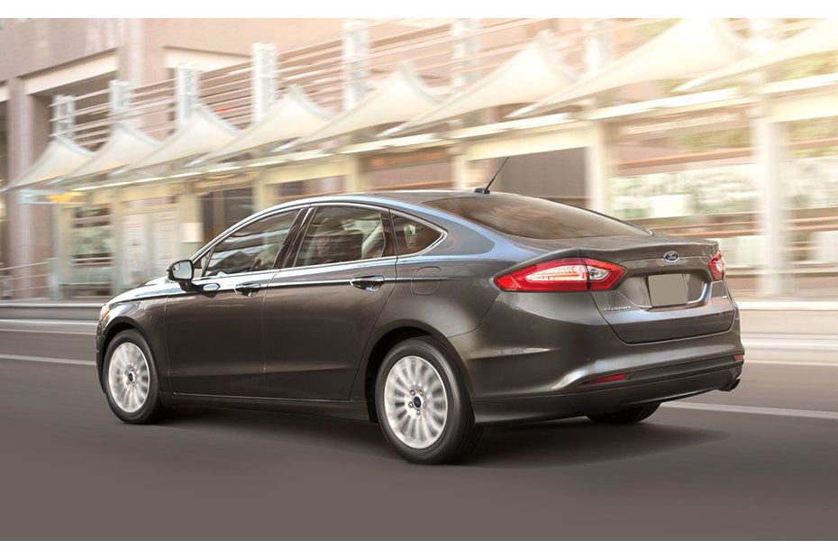 Rear Cross Side View of Ford Fusion Rear Cross Side View of Ford Fusion