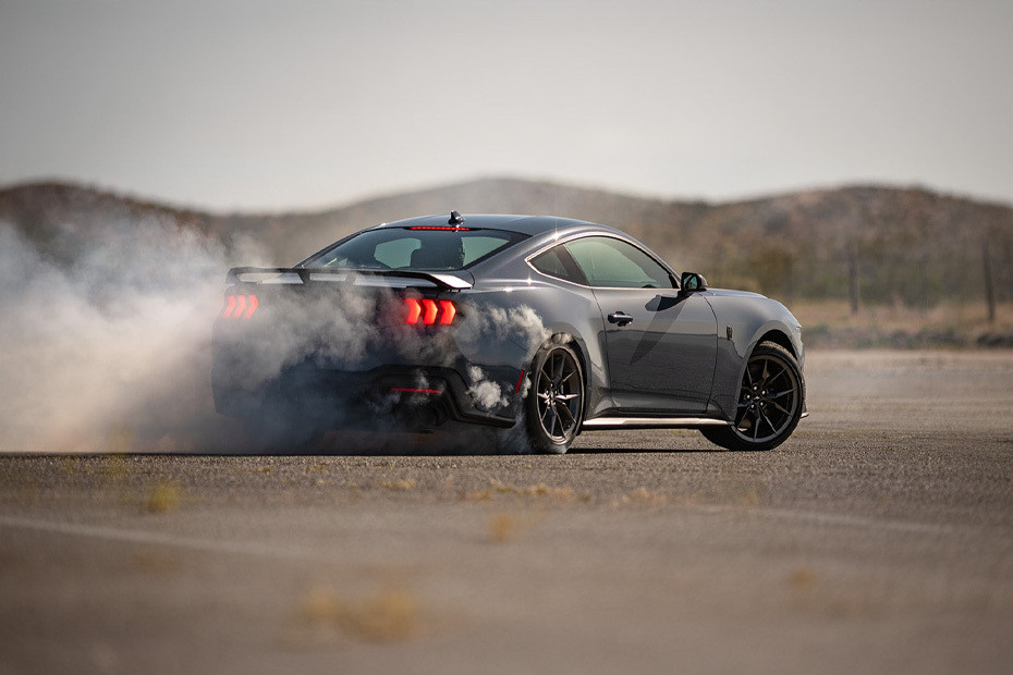 Mustang (2022-2024) Rear angle view Mustang (2022-2024) Rear angle view