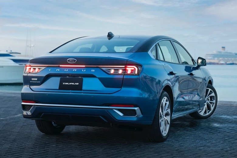 Full Rear View of Ford Taurus 