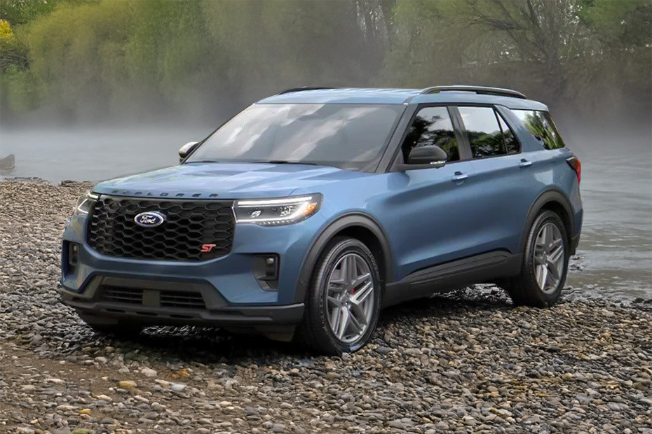 Ford  Explorer Front angle low view Ford  Explorer Front angle low view