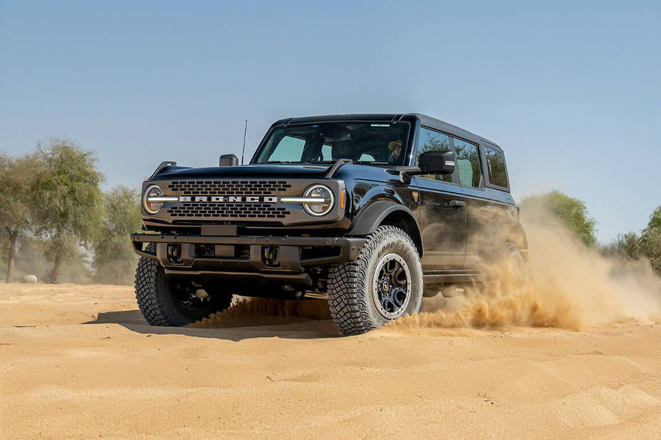 برونكو Tilted Front View برونكو Tilted Front View