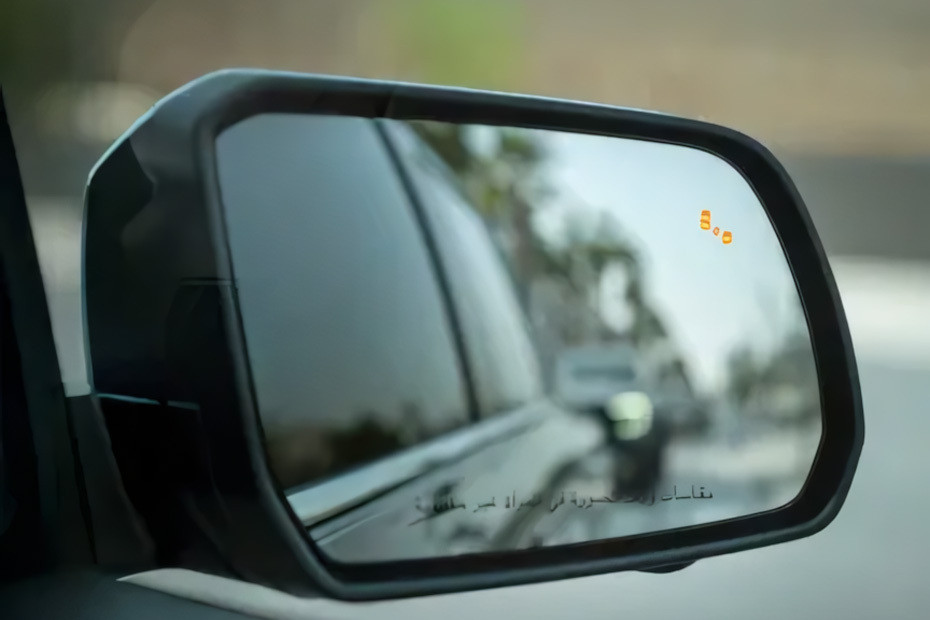 فورد إيفرست  Drivers Side Mirror Rear Angle فورد إيفرست  Drivers Side Mirror Rear Angle