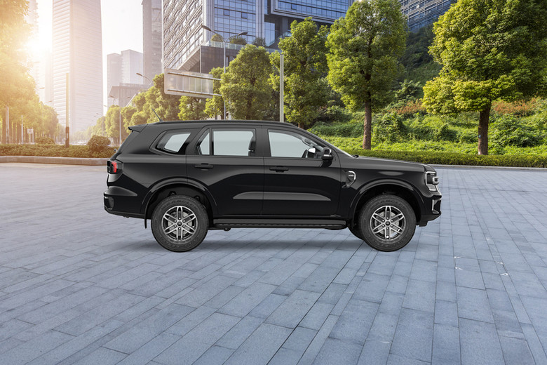 EVEREST Medium Angle Front View