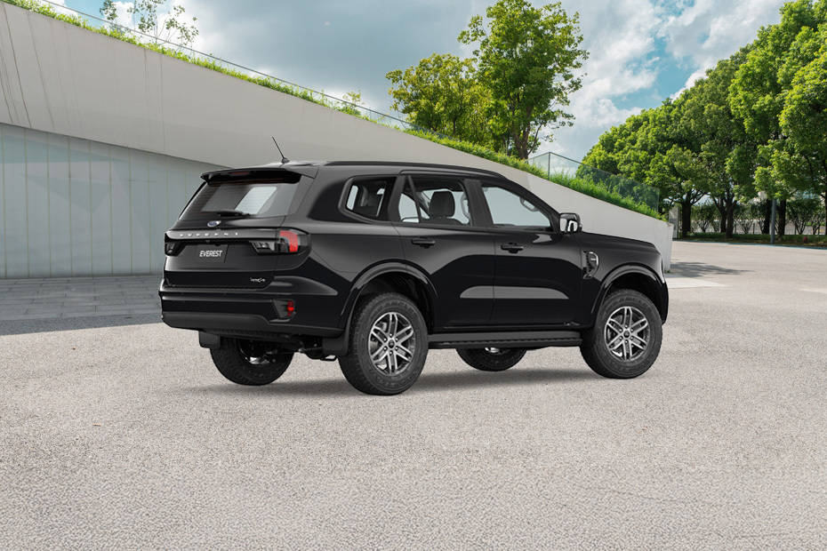 إيفرست Rear angle view إيفرست Rear angle view