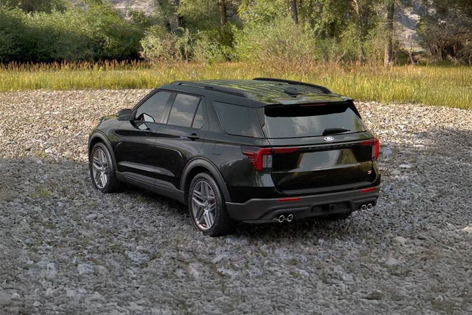Rear Medium View of Ford Explorer ST Rear Medium View of Ford Explorer ST
