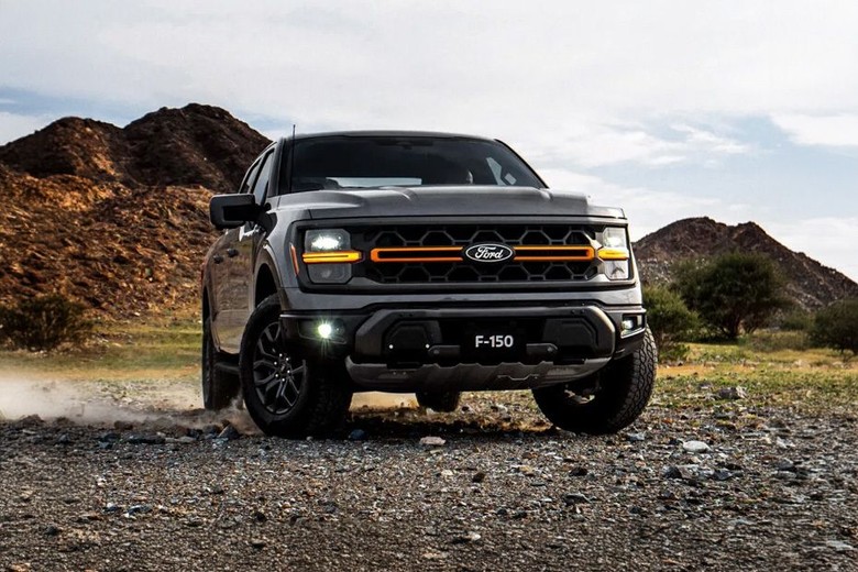 Ford  F 150 Front angle low view