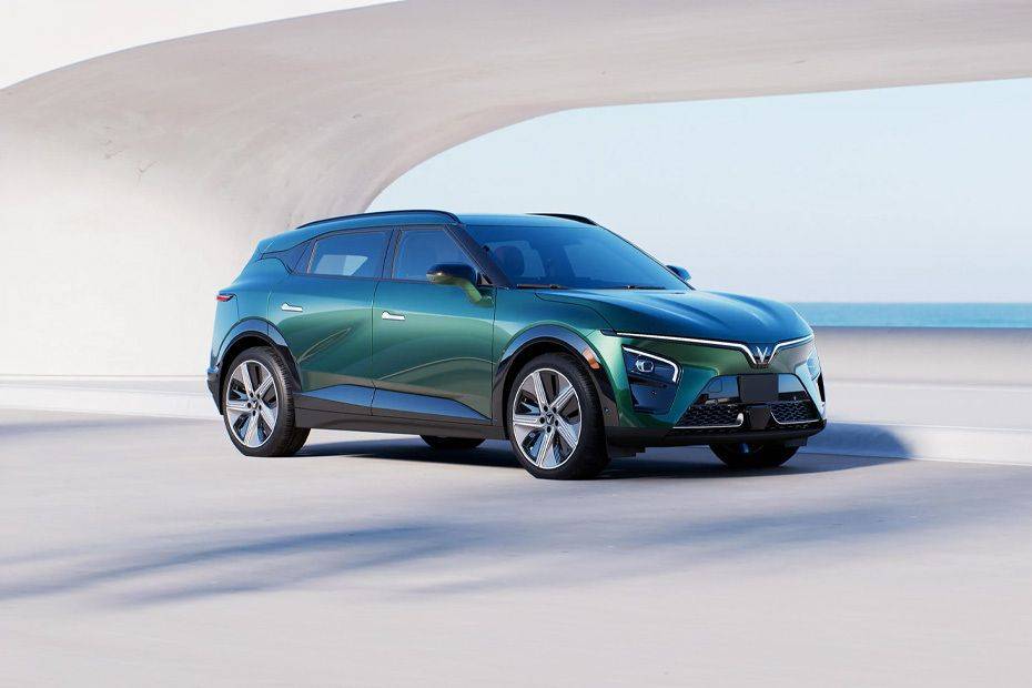 فينفاست VF7 Plus 2025 العربيةالسعودية