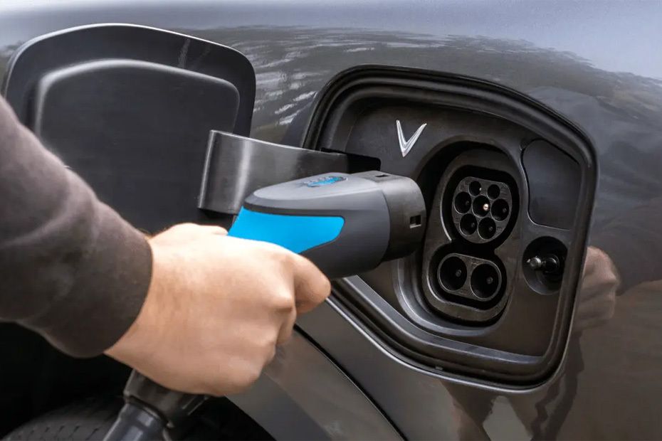 Gas Cap Open of VF9 Gas Cap Open of VF9