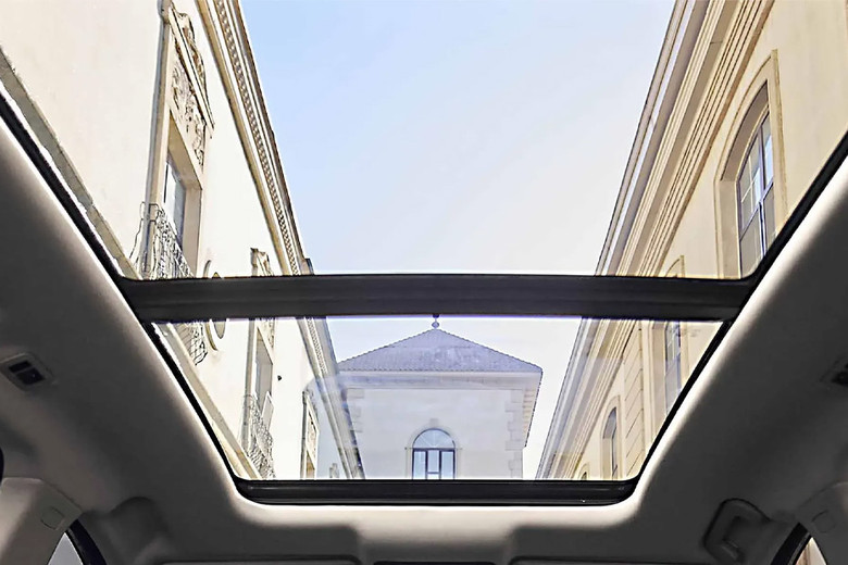 Soueast S06 Sunroof Moonroof