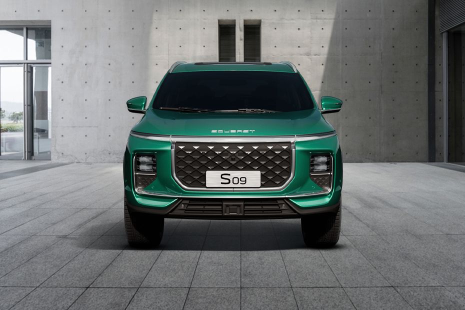 Full Front View of S09 Full Front View of S09