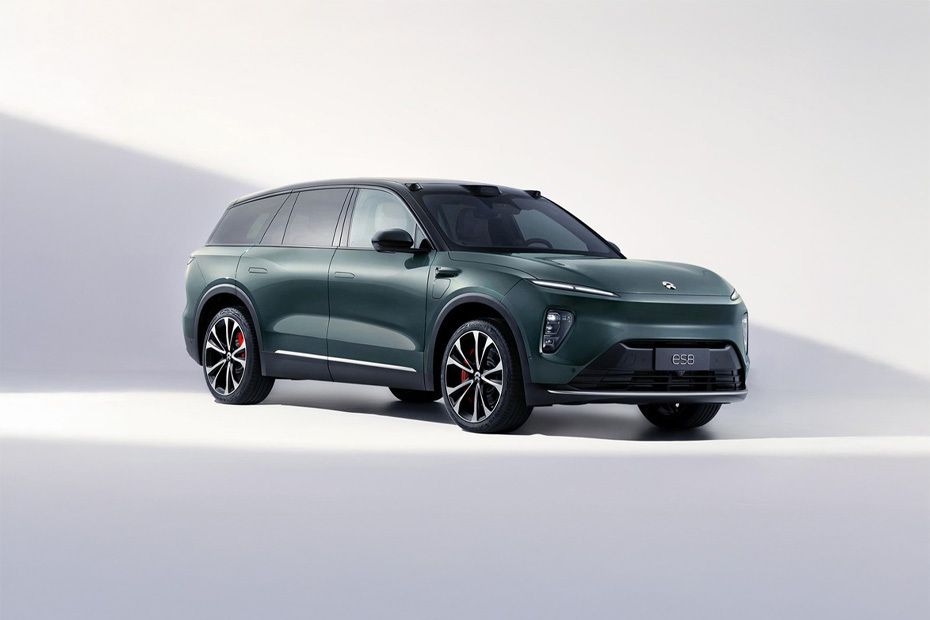 NIO ES8 Front Cross Side View NIO ES8 Front Cross Side View