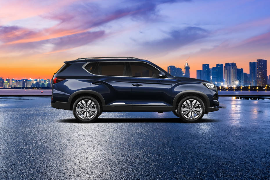 Rexton Medium Angle Front View Rexton Medium Angle Front View