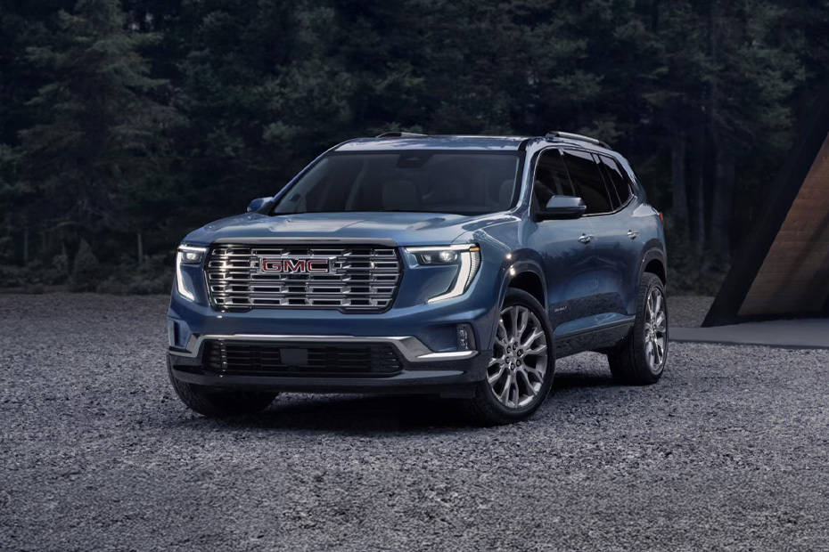 GMC  Acadia Front angle low view