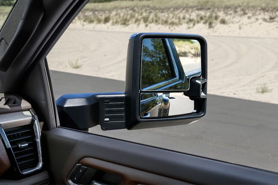 جي إم سي سييرا إتش دي Drivers Side Mirror Rear Angle جي إم سي سييرا إتش دي Drivers Side Mirror Rear Angle