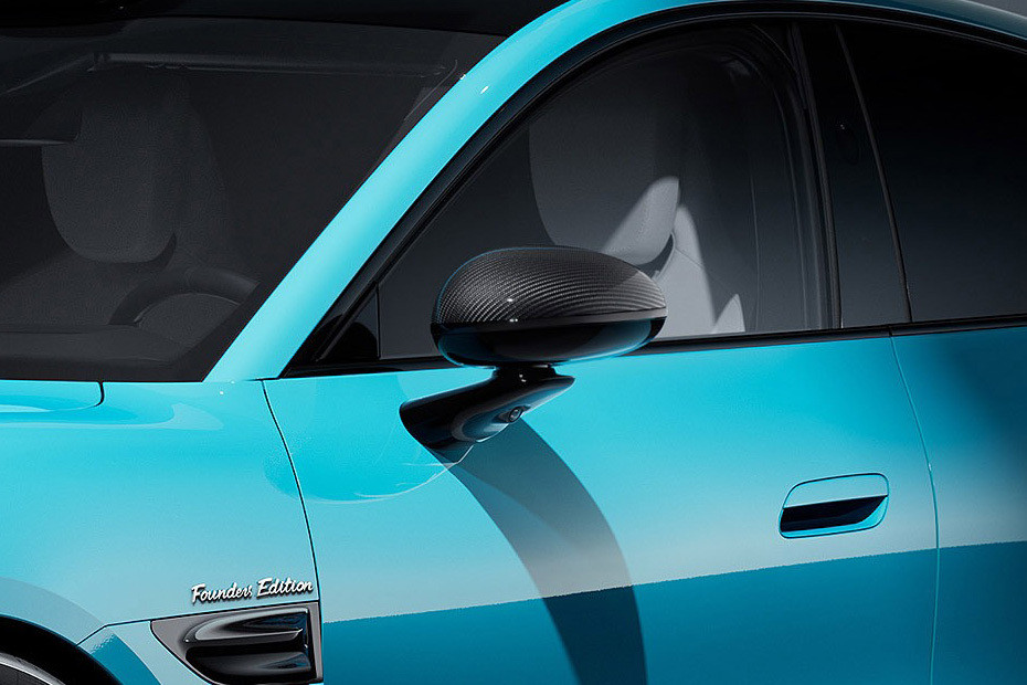 شاومي إس يو 7 Drivers Side Mirror Front Angle شاومي إس يو 7 Drivers Side Mirror Front Angle