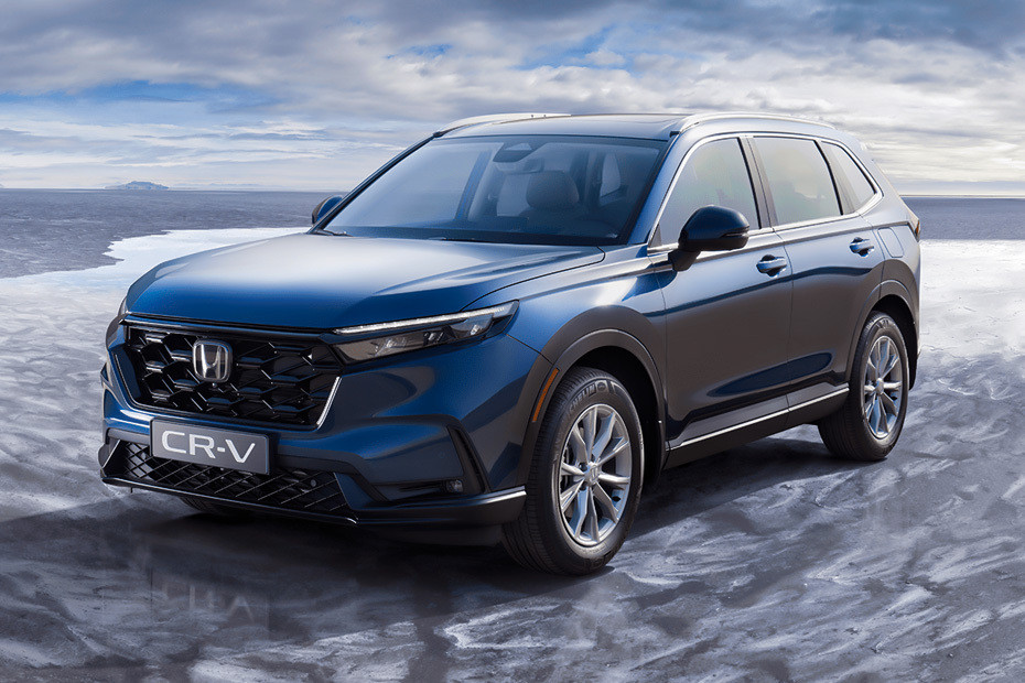 Honda  CR-V Front angle low view Honda  CR-V Front angle low view