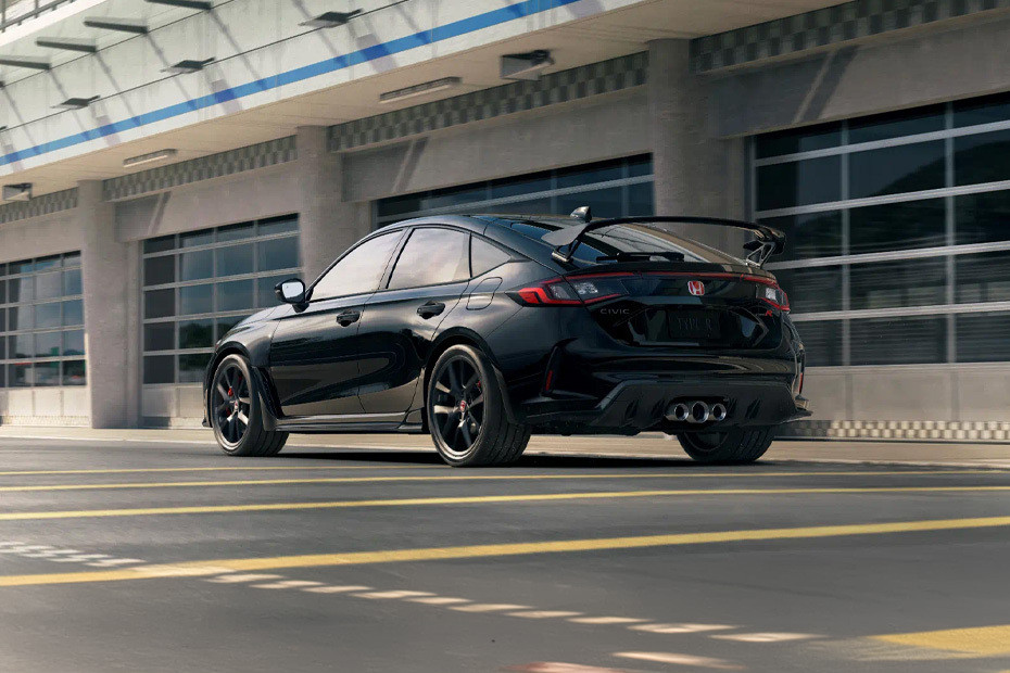 Rear Cross Side View of هوندا سيفيك تايب آر Rear Cross Side View of هوندا سيفيك تايب آر