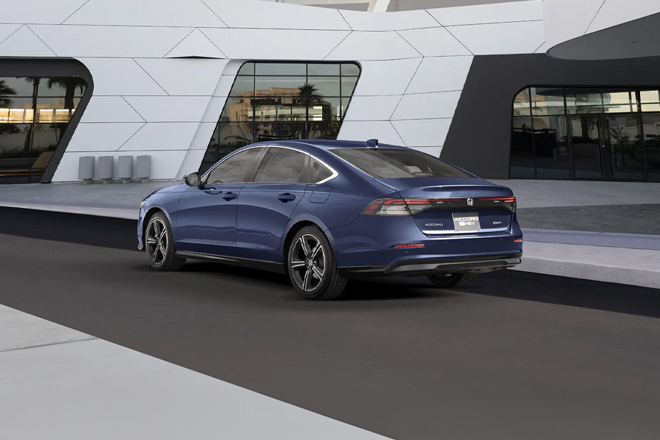 Rear Cross Side View of Honda ACCORD E HEV Rear Cross Side View of Honda ACCORD E HEV
