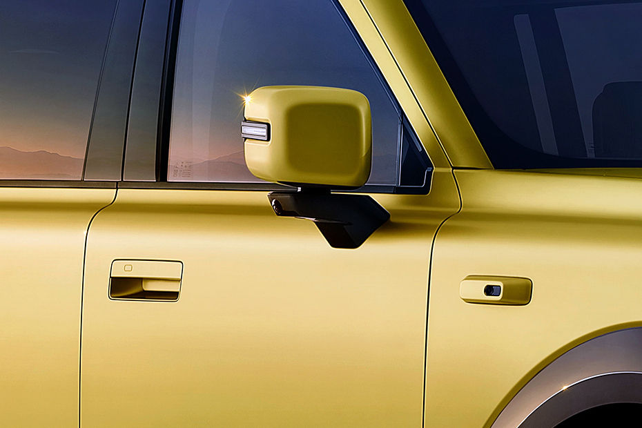 Freelander 8 Drivers Side Mirror Front Angle