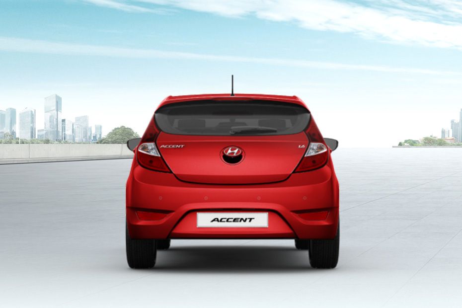 Full Rear View of Hyundai Accent 5 DR