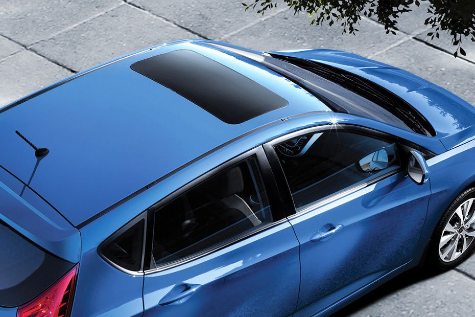 Hyundai Accent 5 DR Sunroof Moonroof