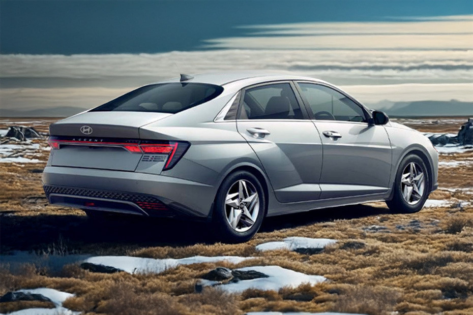 Accent Rear angle view Accent Rear angle view