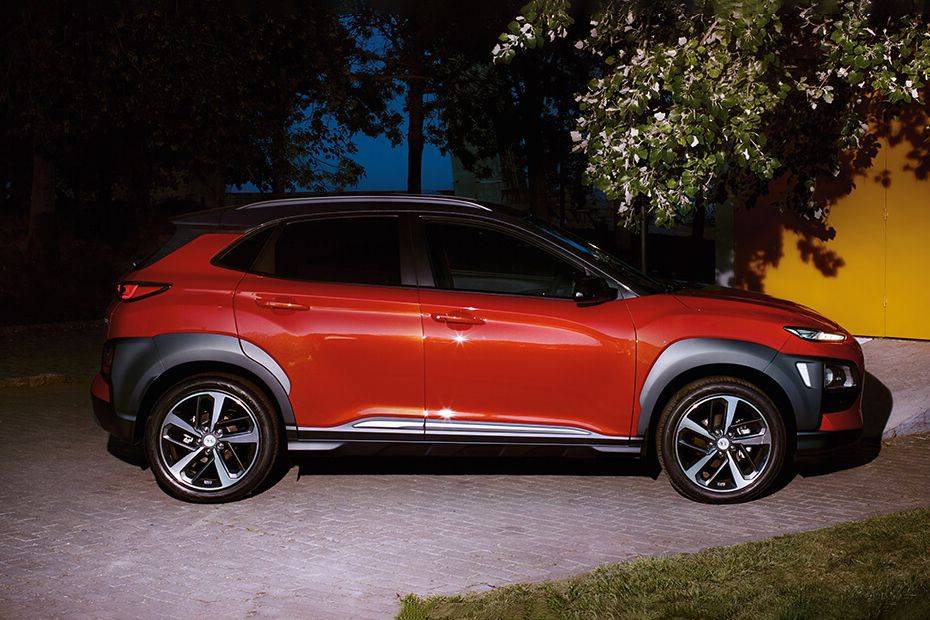 Hyundai Kona (2018-2021) Drivers Sideview Hyundai Kona (2018-2021) Drivers Sideview