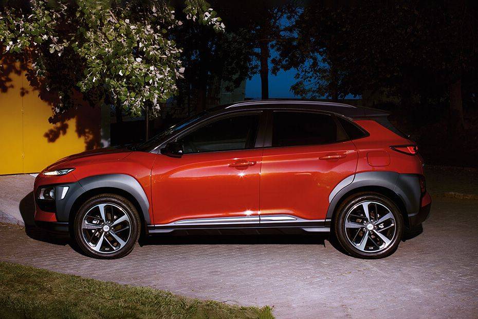 Kona (2018-2021) Side view Kona (2018-2021) Side view
