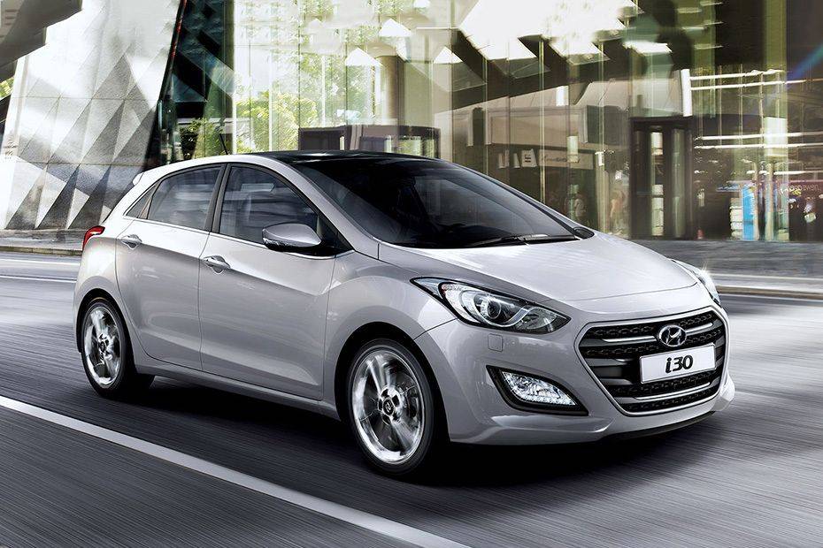 Hyundai i30 Front Cross Side View Hyundai i30 Front Cross Side View